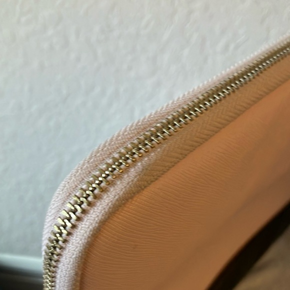 Kate Spade: Pink& Black Padded Laptop Sleeve- Gold Tone - Picture 14 of 16